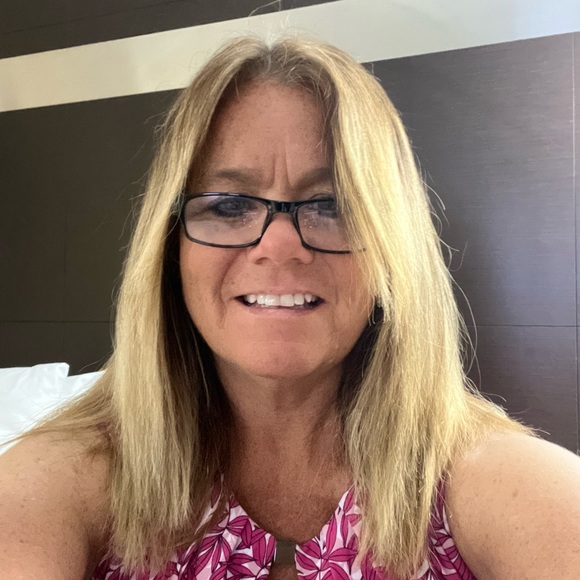 Meet your Posher, Christine - Picture 1 of 1